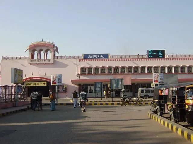 Traveling to Jaipur Made Easy: Convenient Ways to Reach the Pink City via Rail .